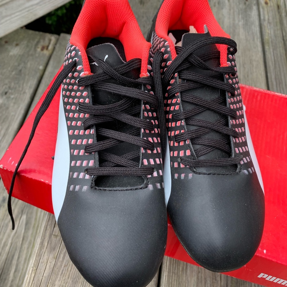 Soccer cleats never worn